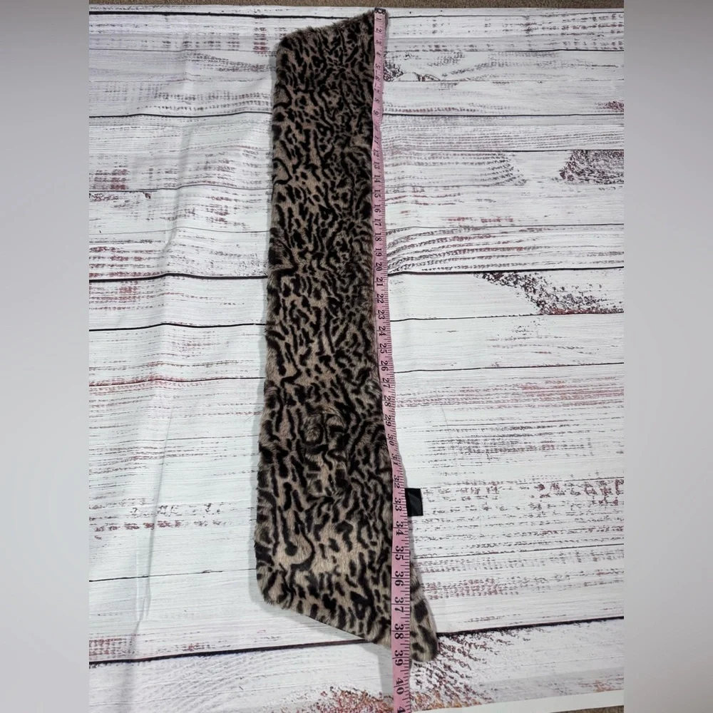 Faux Fur Leopard Print Scarf - Neutral Tones